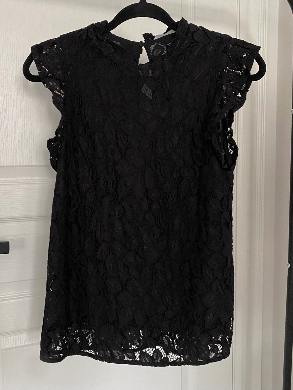 H&M Floral Lace Cap Sleeve Tank Top